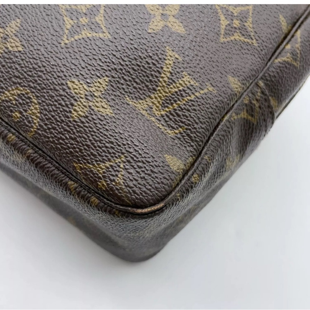 Authentic Louis Vuitton Monogram Trousse Toilette 28 Pouch - Picture 16 of 16